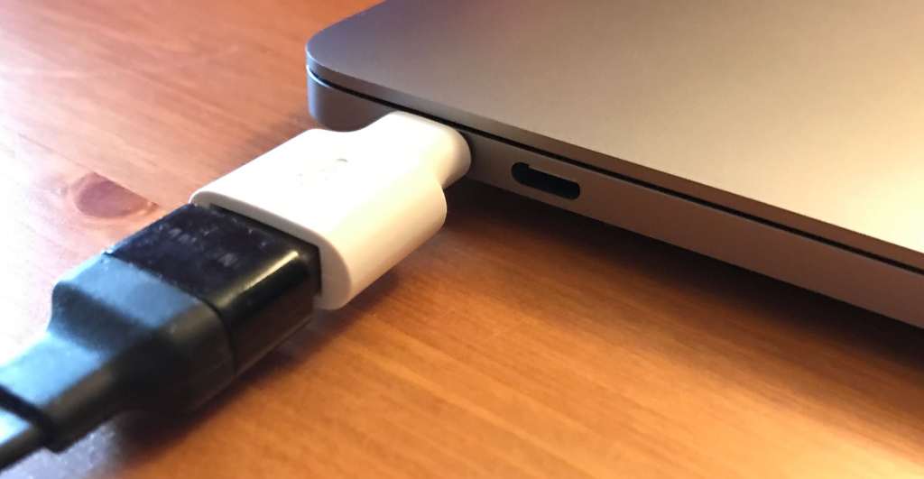 macbook-pro-usb-type-c-2016-10