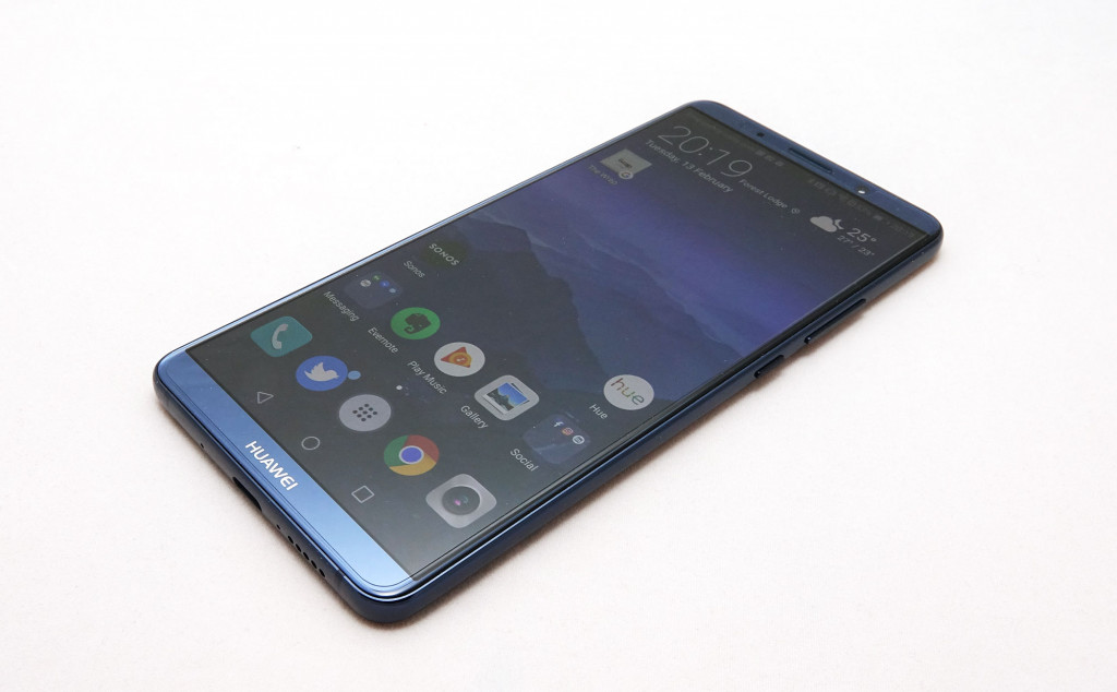 Huawei Mate 10 Pro reviewed - screen on
