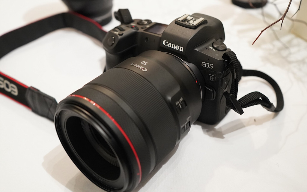 Canon EOS R