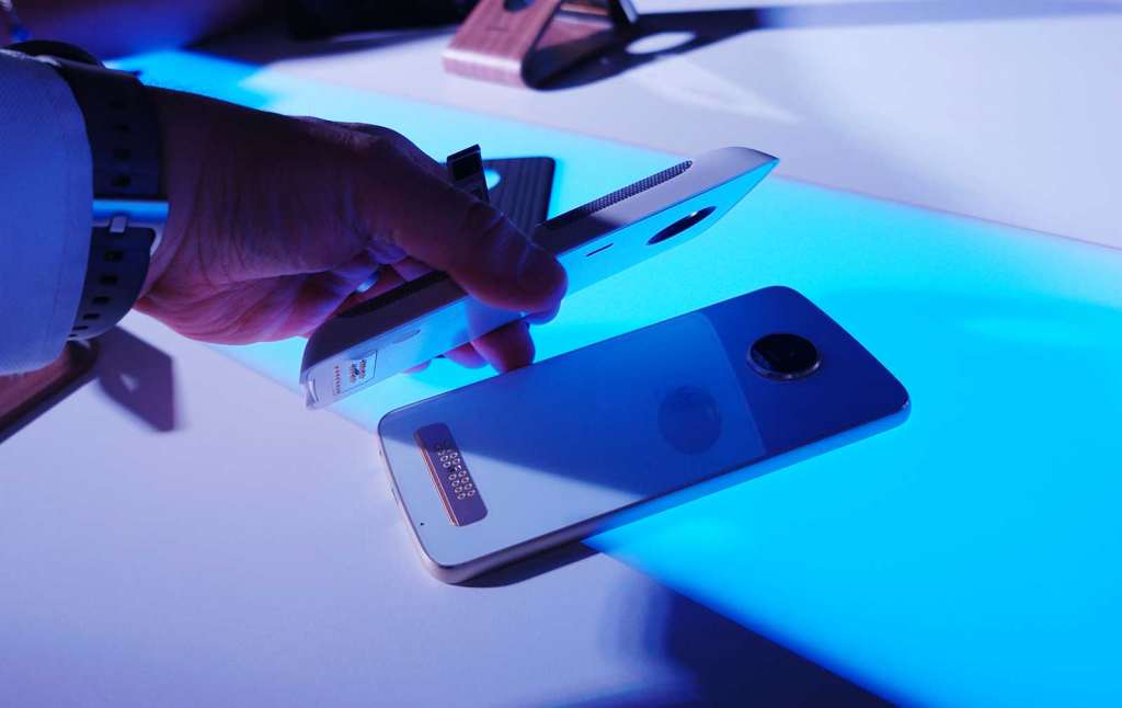 motorola-moto-z-jbl-speaker-module-04