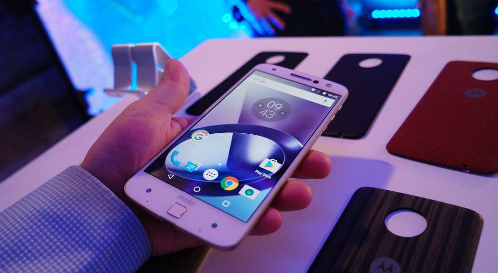 motorola-moto-z-play-hands-on-2016-10