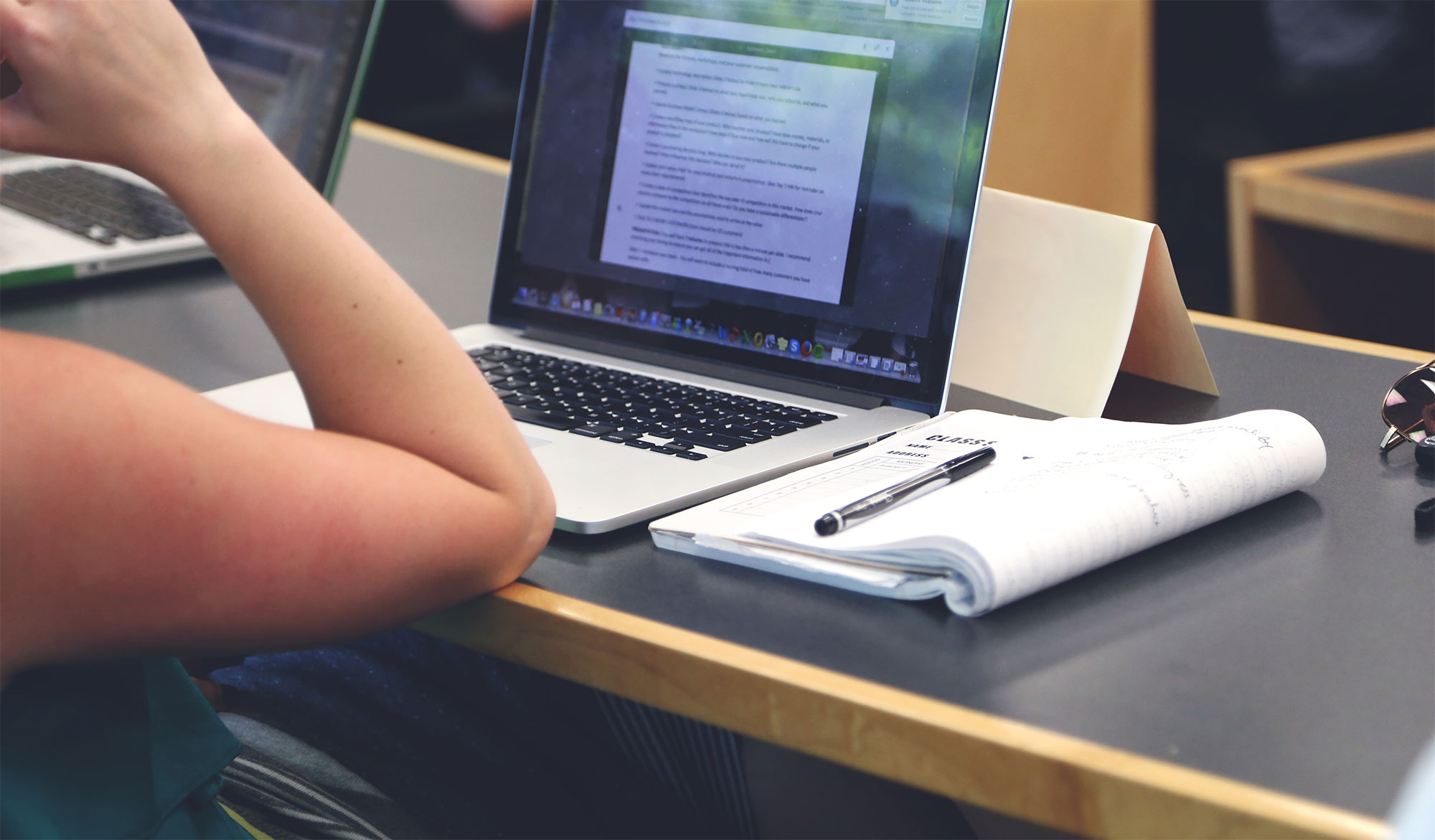 Pickr's 2020 Back to School Laptop Guide for High School Pickr