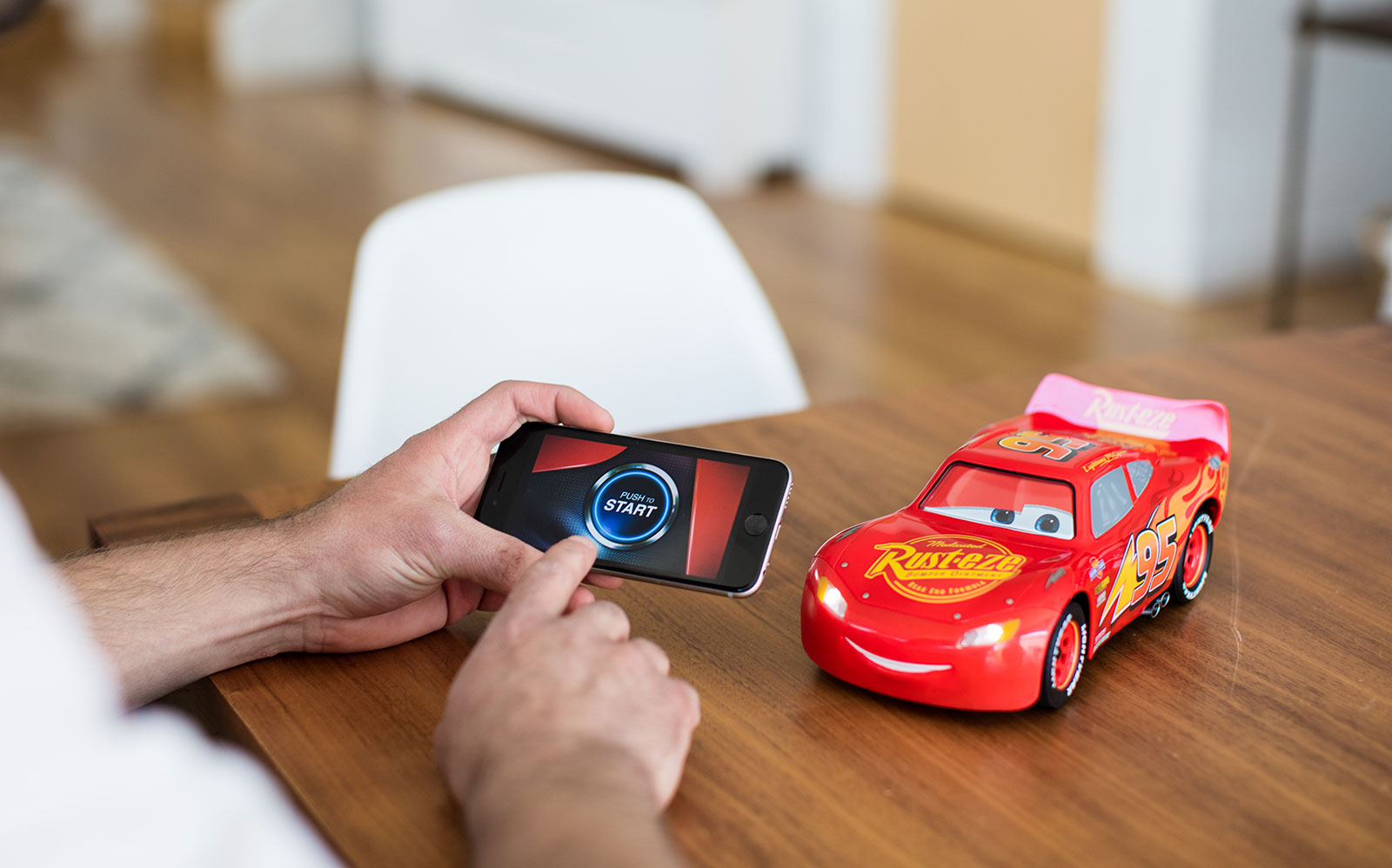 Молния маккуин робот sphero. Sphero mcqueen. Sphero's ultimate lightning mcqueen. Игрушка sphero lightning mcqueen. Sphero ultimate lightning mcqueen.
