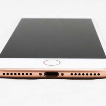 Telstra down for old iPhones as Apple investigates