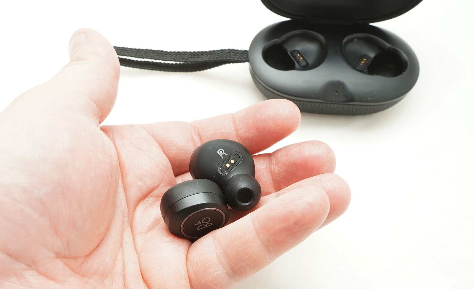 Review Bang & Olufsen Beoplay E8 wireless inearphones Pickr