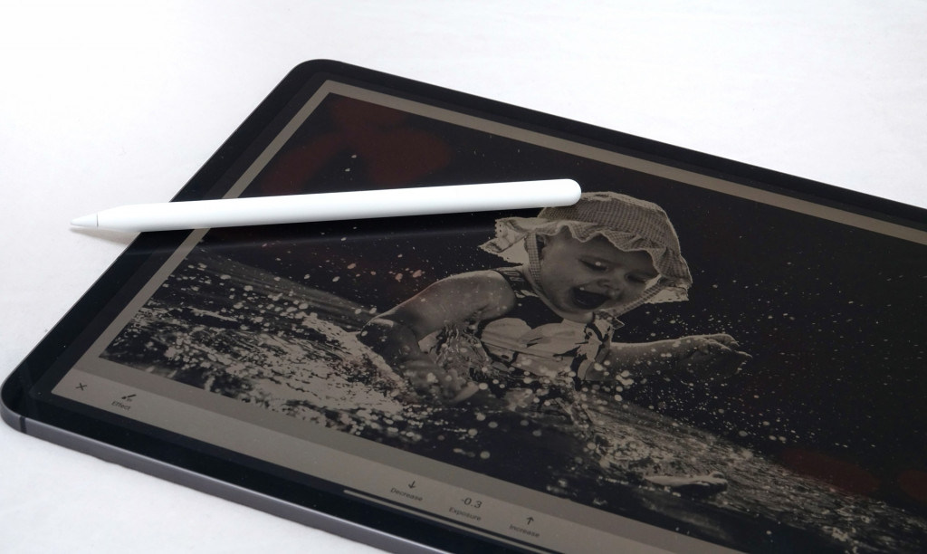 Masking photos with the 2018 Apple iPad Pro 12.9 and the Apple Pencil