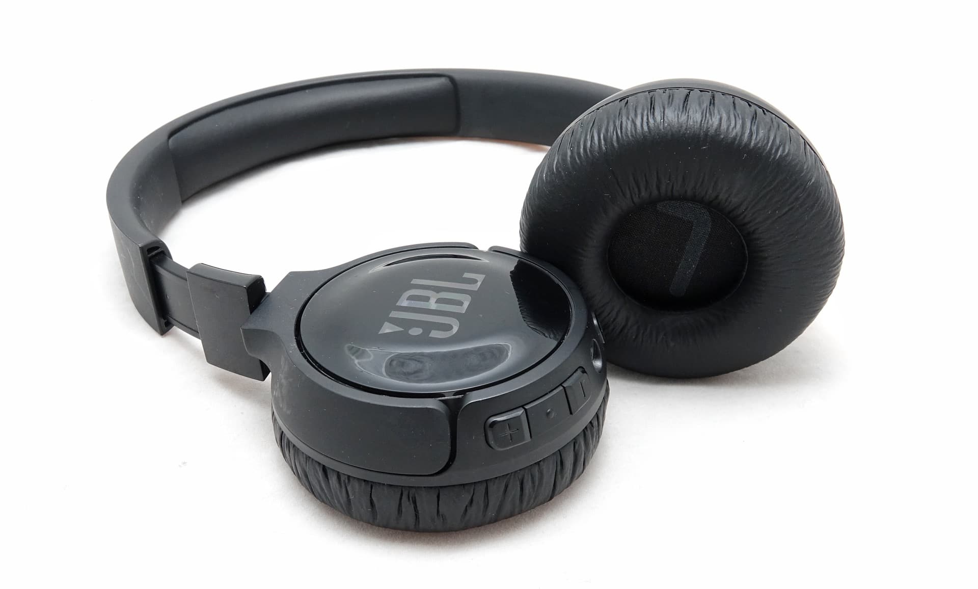 nogle få Total Seks Review: JBL Tune600BTNC wireless noise cancelling headphones – Pickr