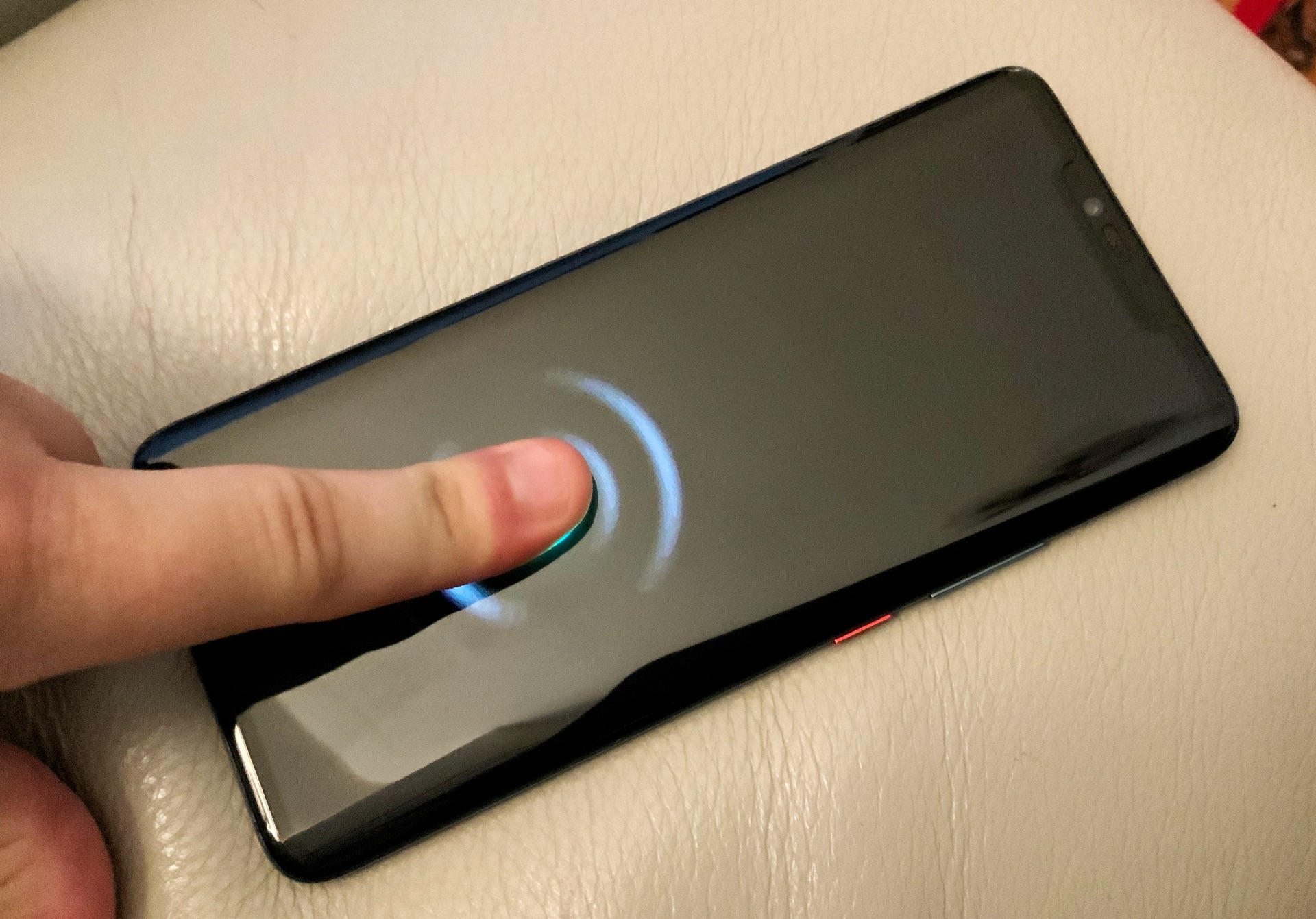 Fingerfail inscreen fingerprints and the issue with screen protectors