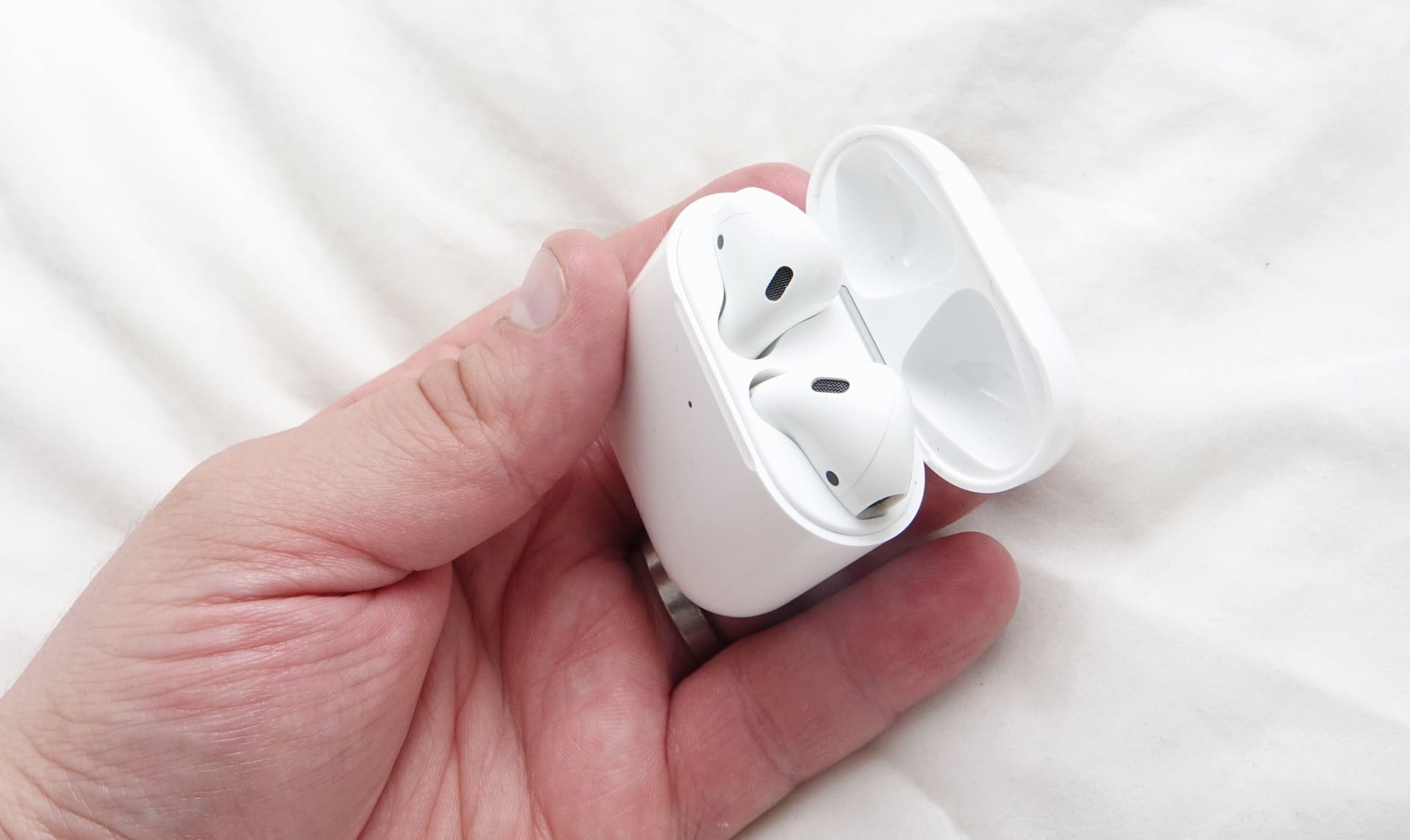 Airpods выключается