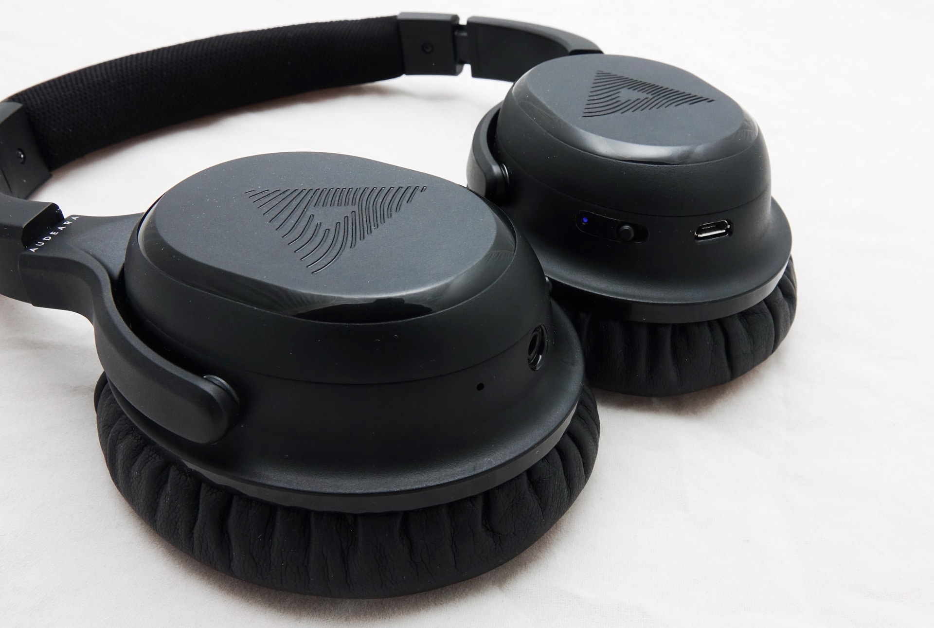 Audeara A-01 wireless noise cancelling headphones