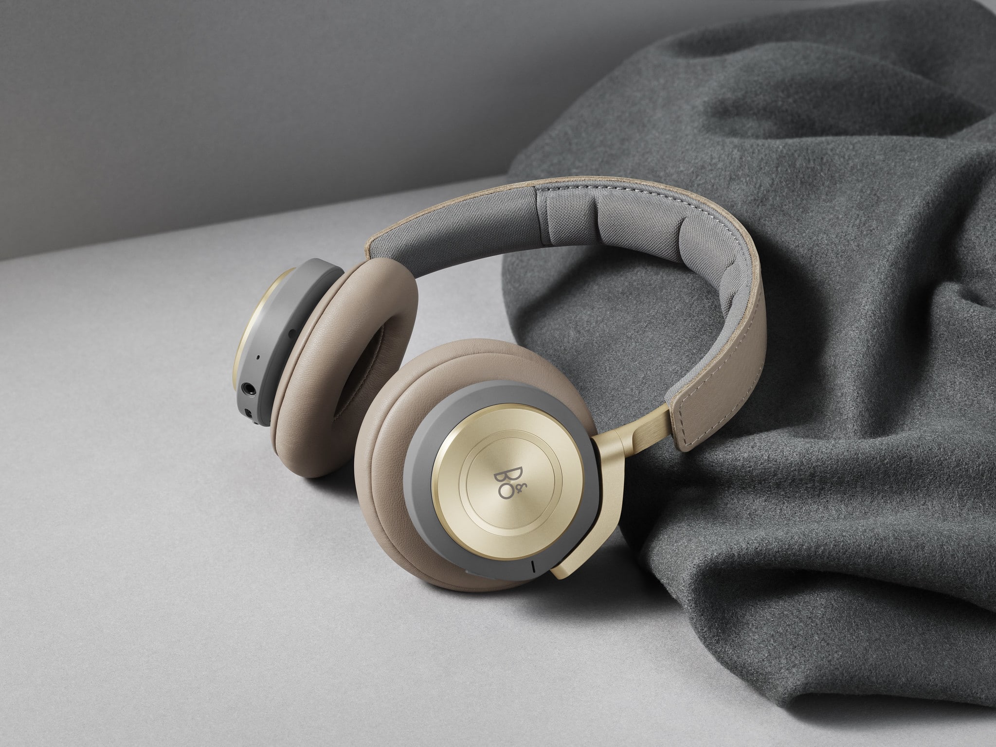 B&O updates H9 noise cancelling headphones with assistants Pickr