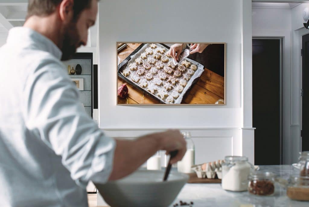 Samsung's The Frame with QLED