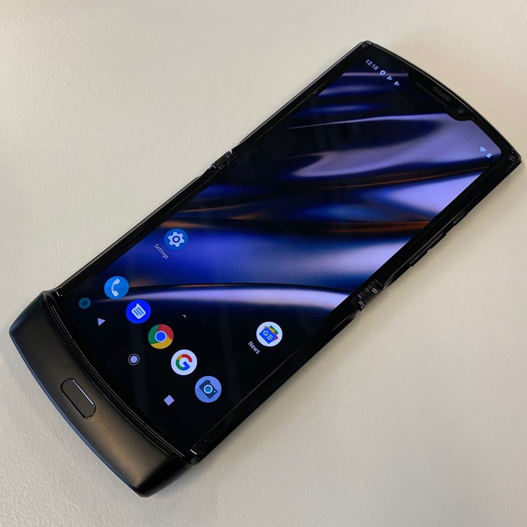 Hands on with the Motorola RAZR (2020)