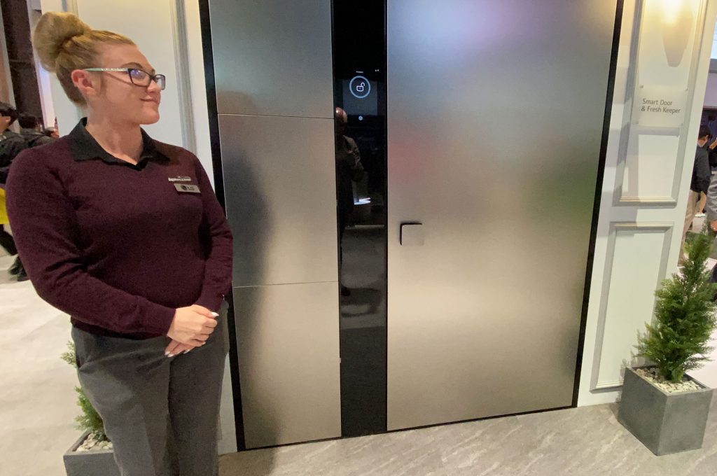 LG Smart Door at CES 2020