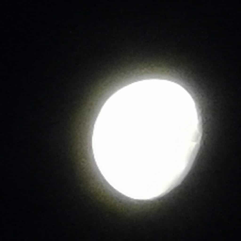 Capturing the Moon on the Huawei P30 Pro