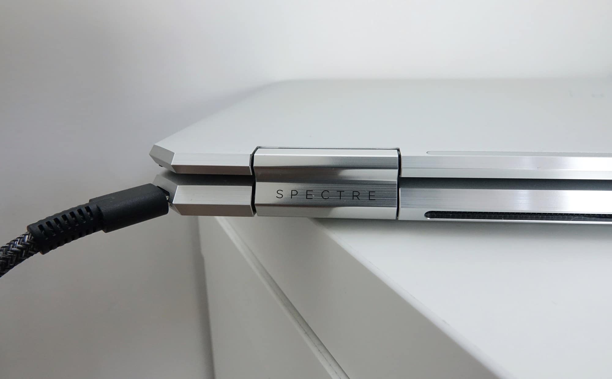 Charging the HP Spectre x360