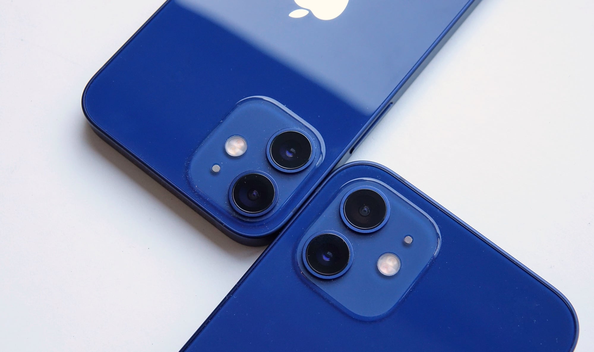 iPhone 12 Mini camera (left) next to the iPhone 12 camera (right)
