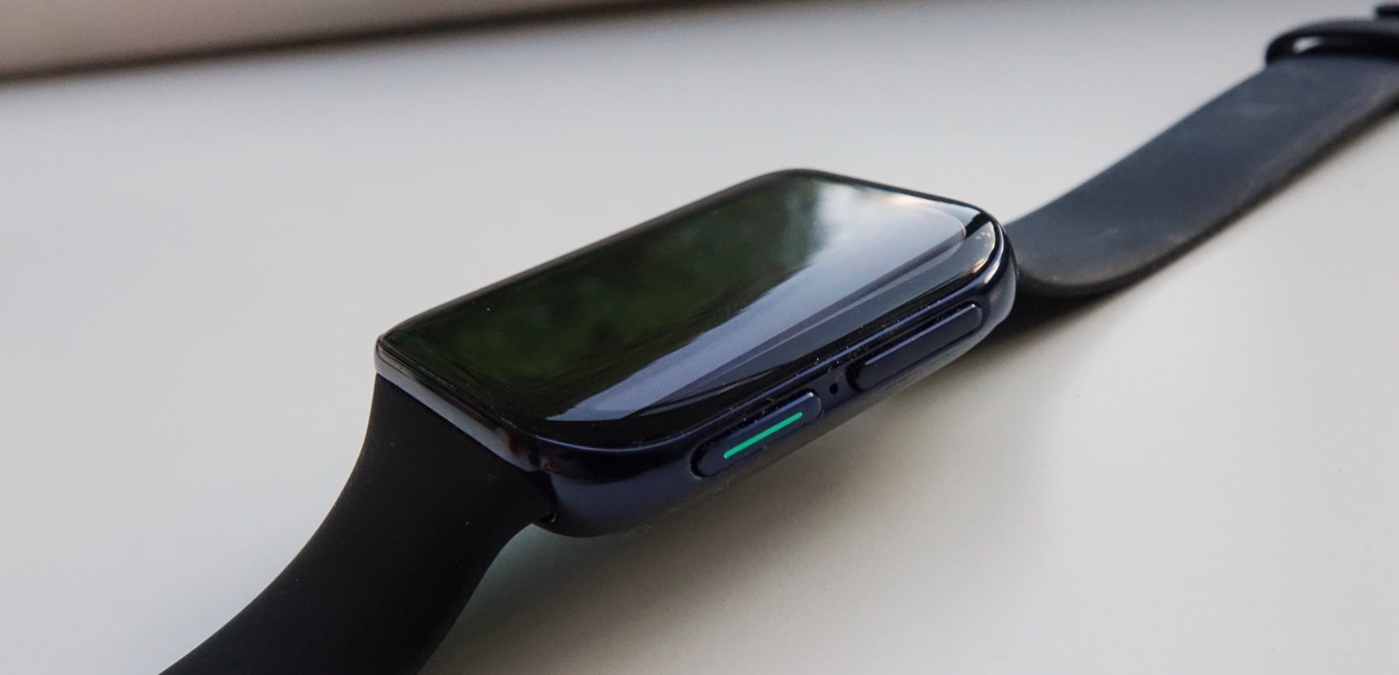 The side of the Oppo Watch