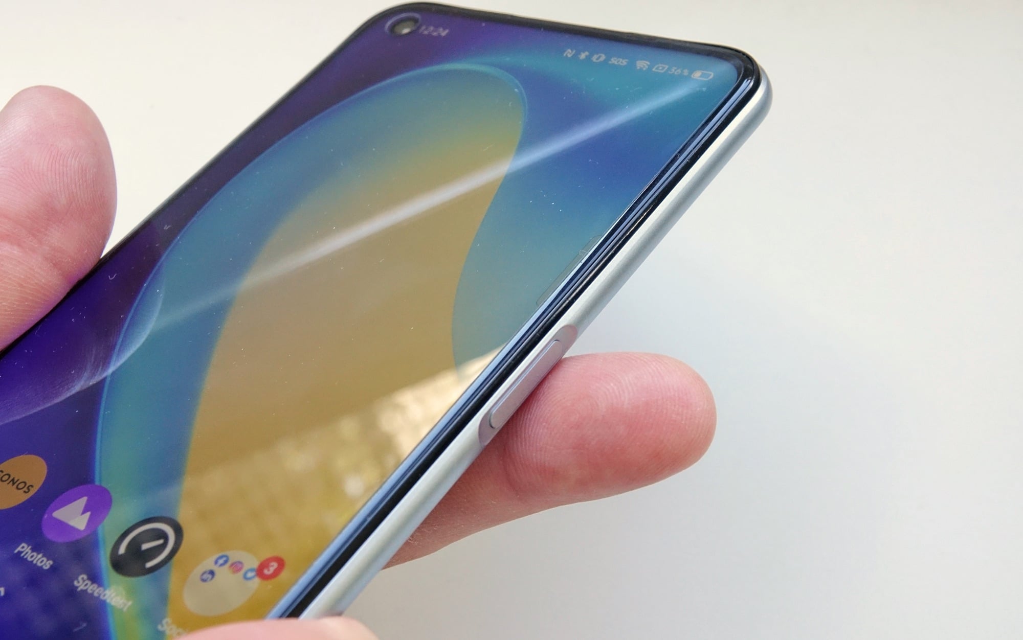 The fingerprint power button on the Realme 7 5G