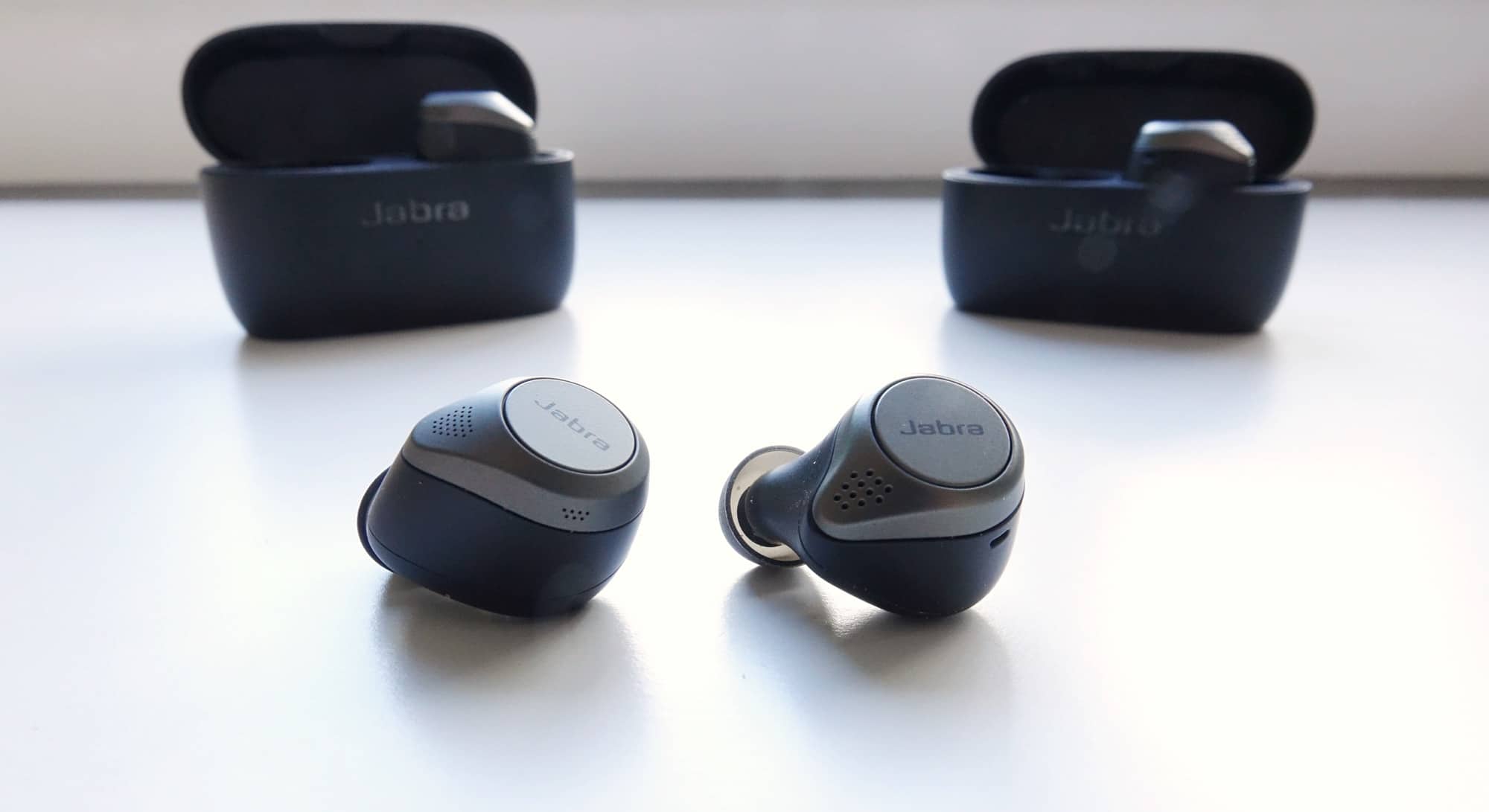 Jabra Elite 85t (left) versus Elite 75t (right)