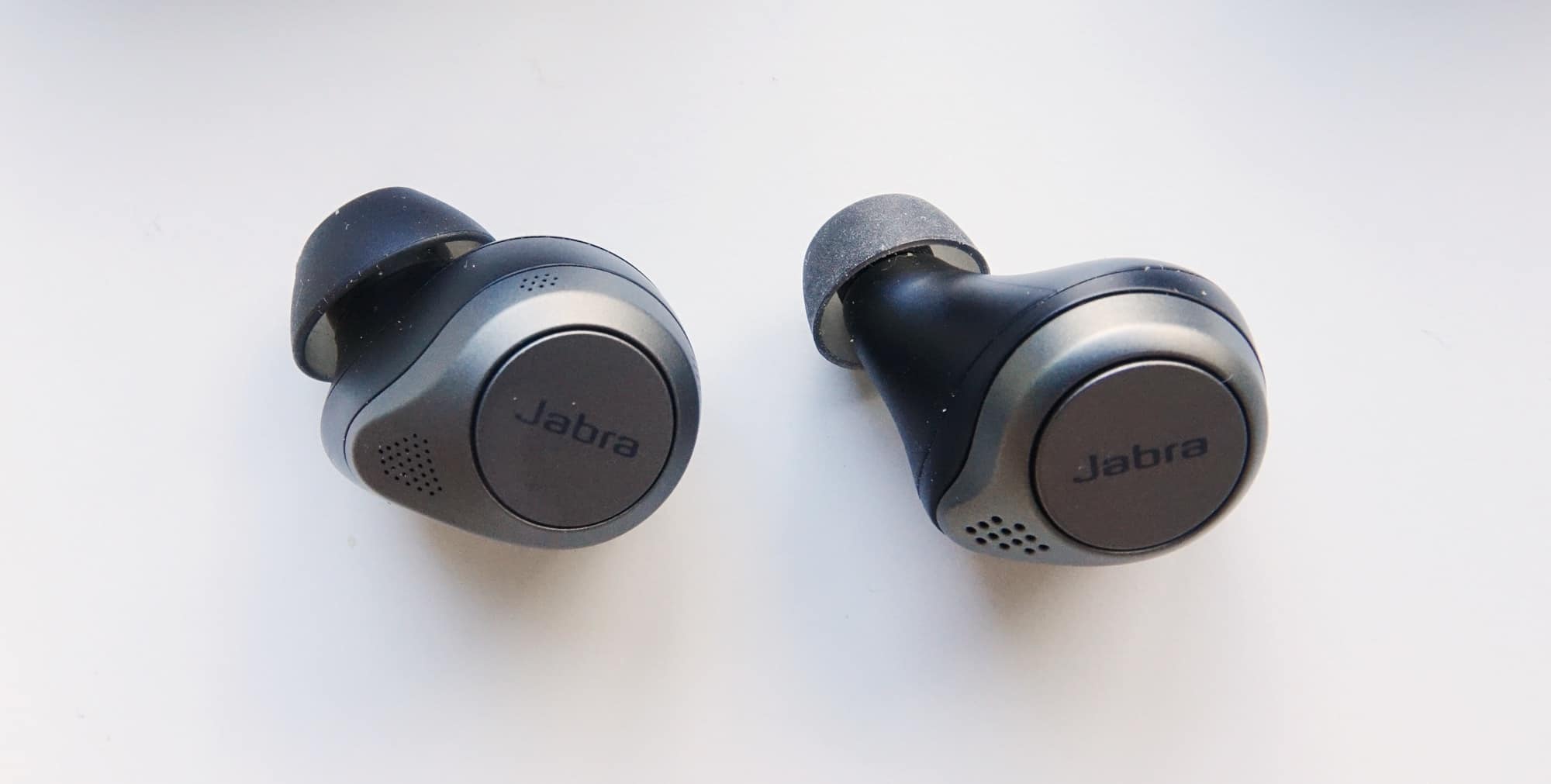 Jabra Elite 85t (left) versus Elite 75t (right)