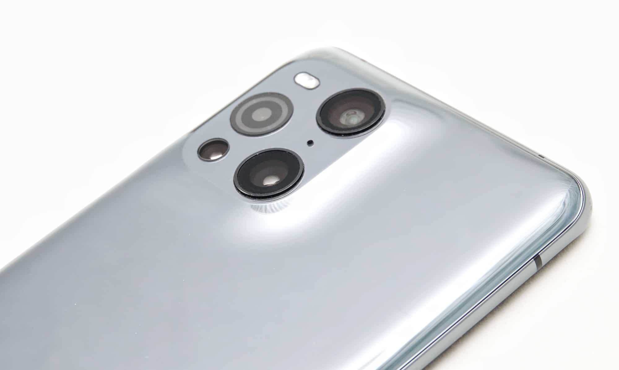 The rear camera system and sleek hump on the Find X3 Pro