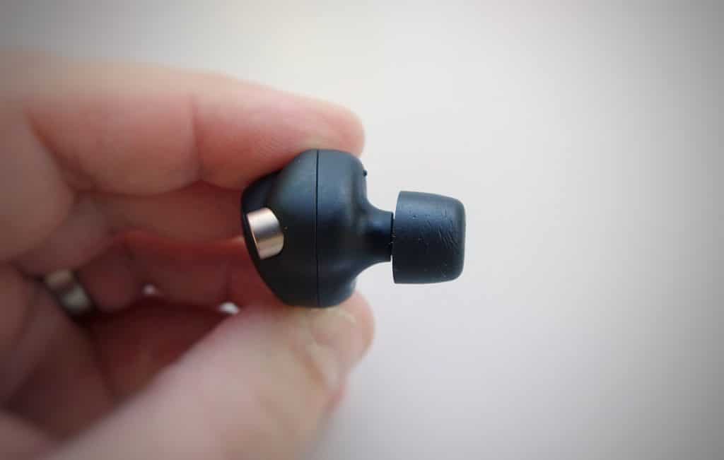 Individual Sony WF-1000XM4 earphone