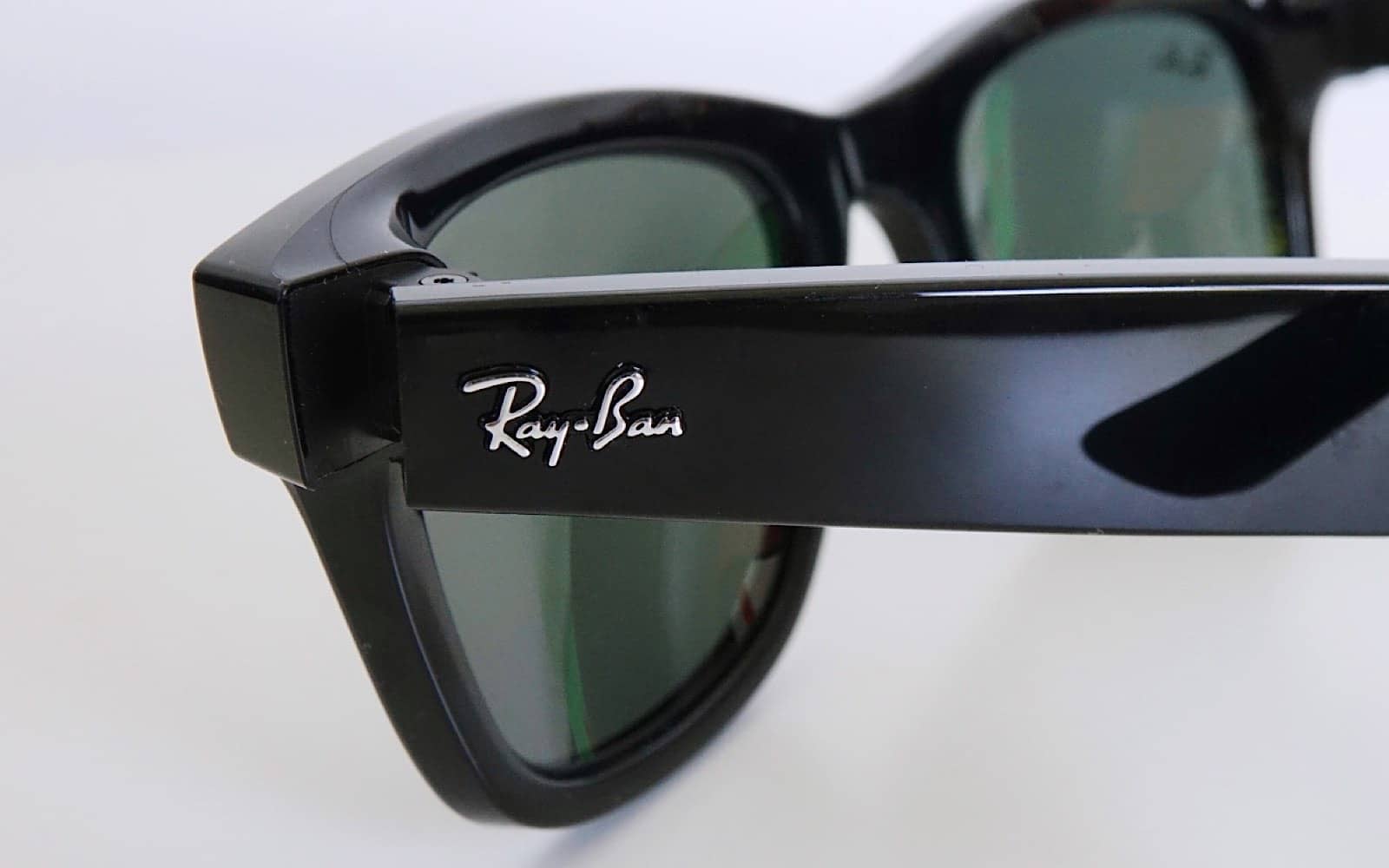 The "Ray-Ban" logo on the Facebook Ray-Ban Stories smartglasses tells you these are real glasses, not just a knock-off by another brand.