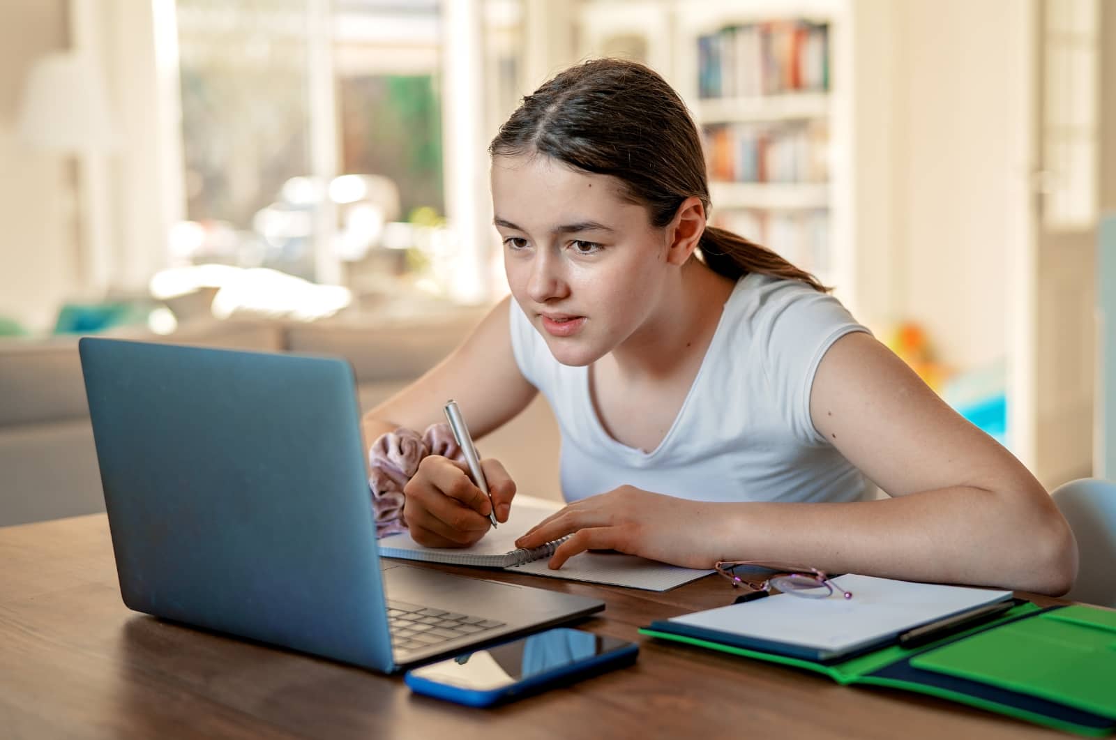 Pickr's 2022 Back to School Laptop Guide for High School Pickr