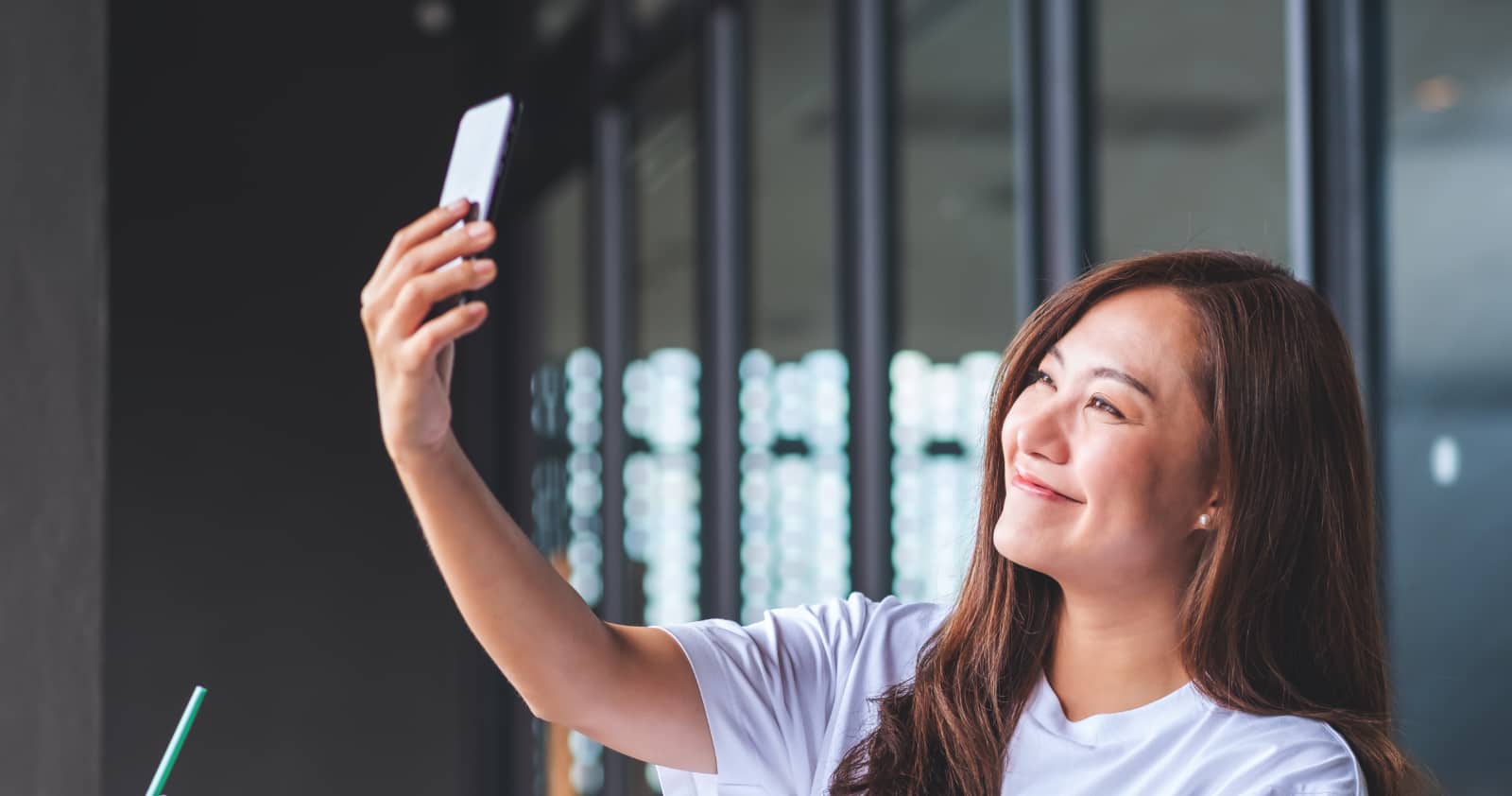 Phone Selfie Example How to get an iPhone to take a selfie with your voice – Pickr