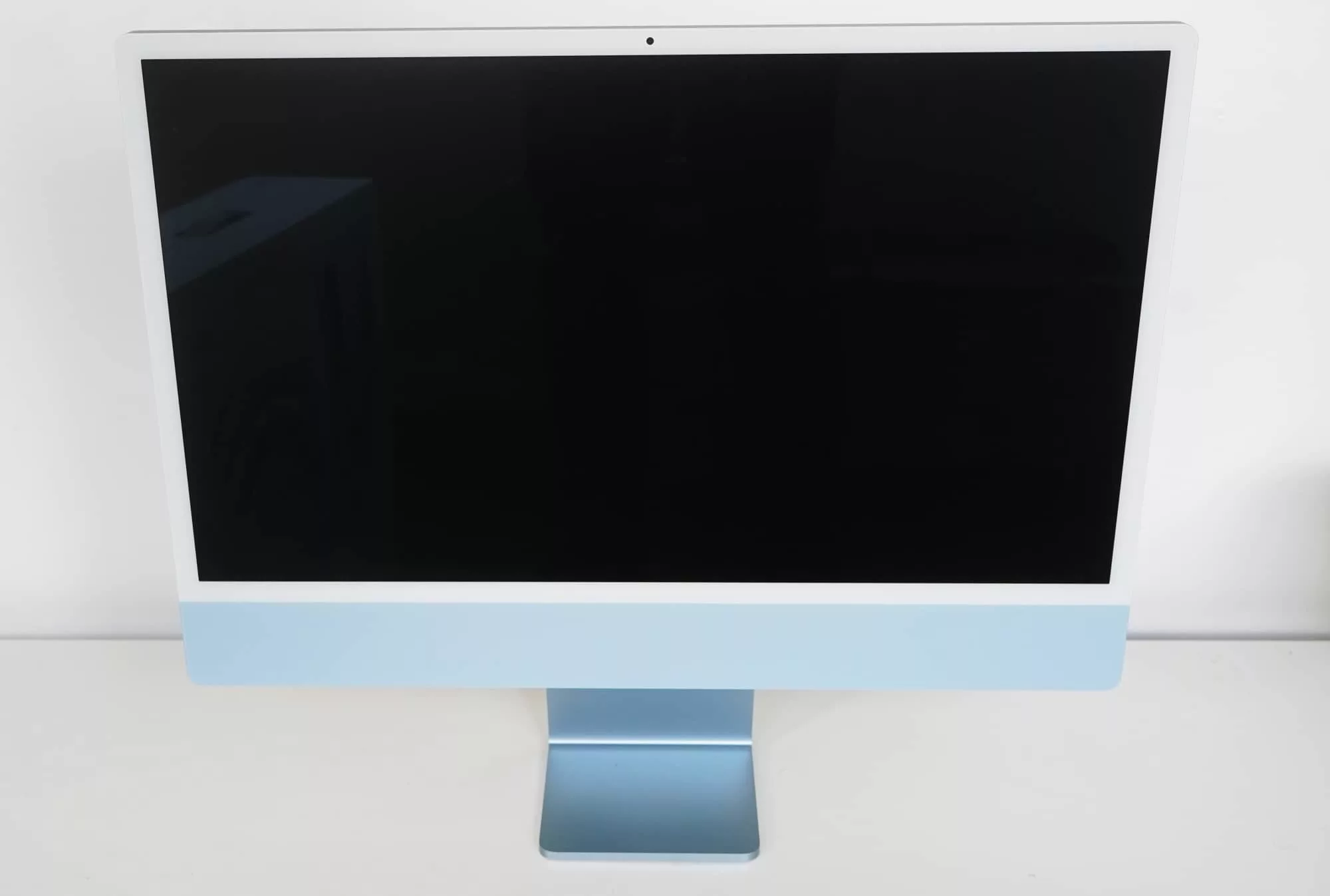 Apple's 24 inch base model iMac.