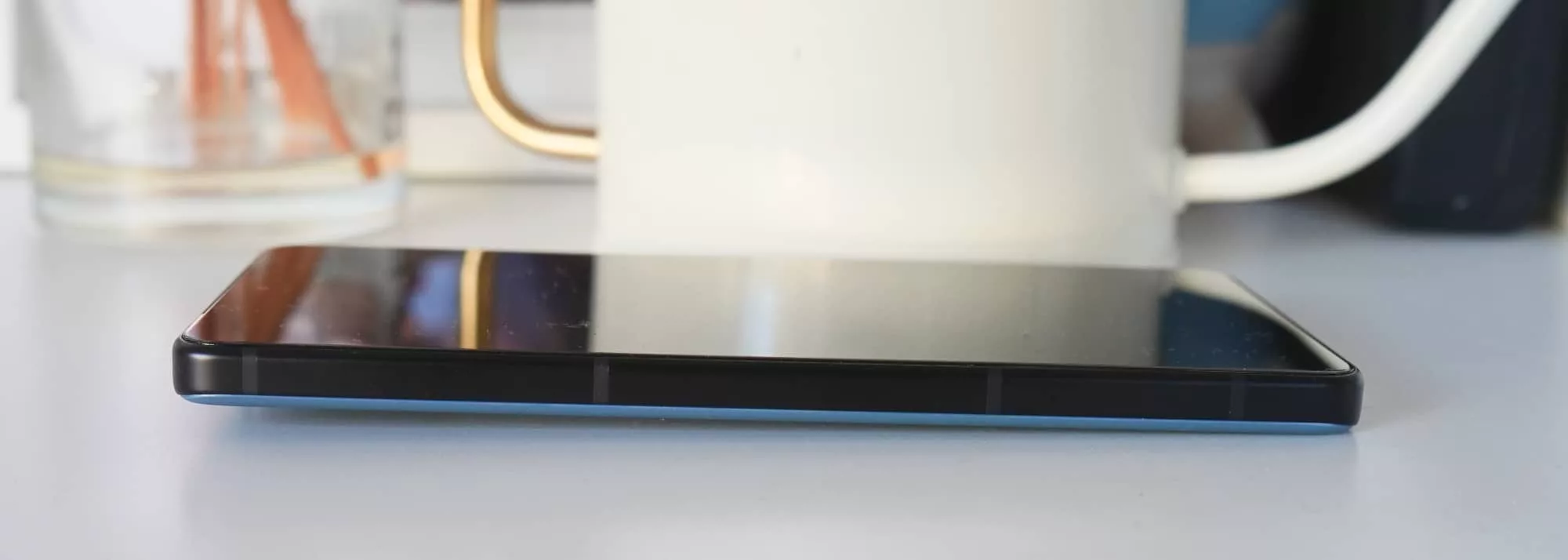 The Zenfone 11 Ultra doesn't lie straight on a desk, thanks to the large camera block. But it also doesn't wobble, so that's nice.