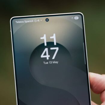Telstra powers on satellite beyond texts