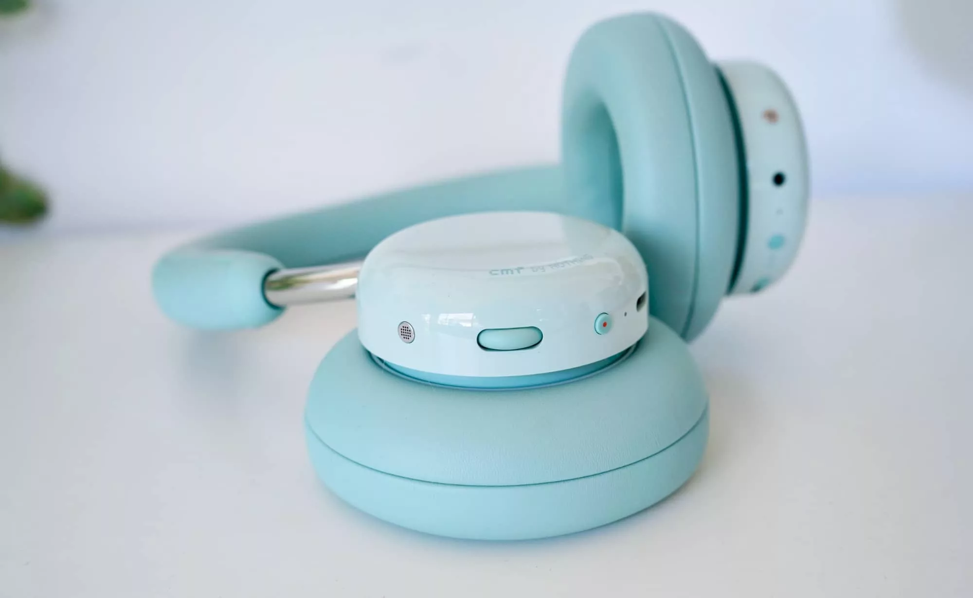 This jog wheel will cover most of your controls on the CMF Headphone Pro.