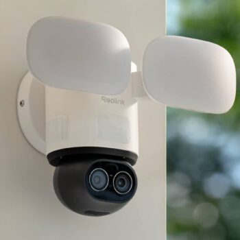 Reolink covers blindspots with 360 degree floodlight camera