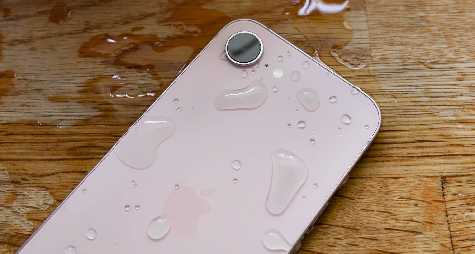 Apple quietly bumps the price of budget 17e – Pickr
