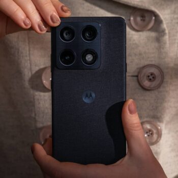 Motorola launches “Signature” flagship phone for under $1500