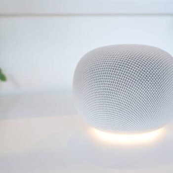 Google Home Speaker reviewed: a difficult conversation