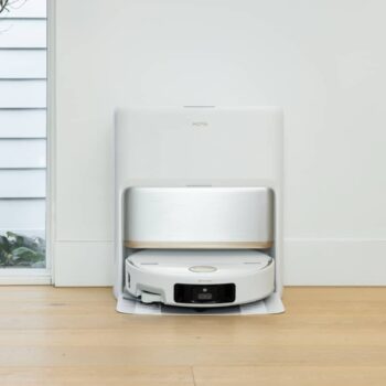Mova readies the “complete” robo vac for steps