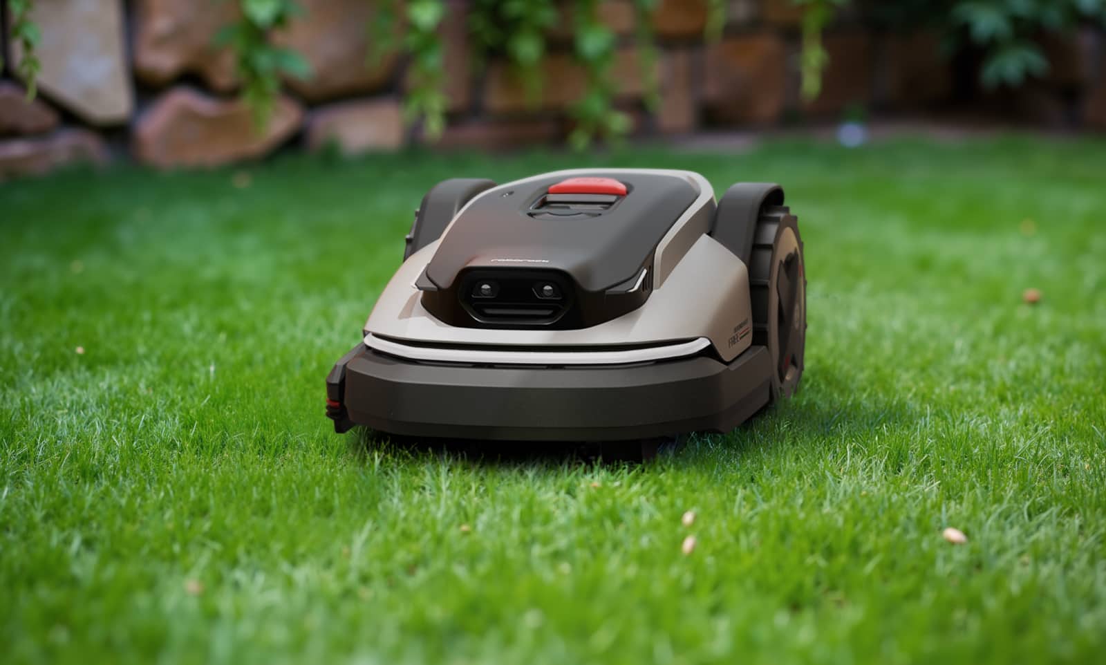 roborock-mowers-2026-rockmow-s1-01.jpg